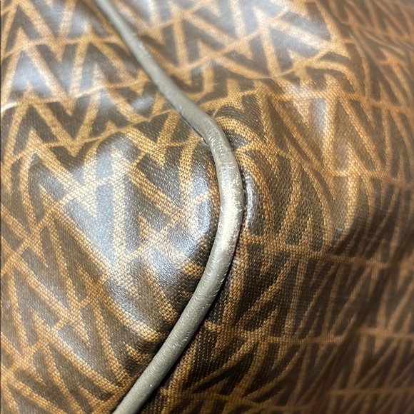 Mario Valentino Duffle Bag - Picture 13 of 16